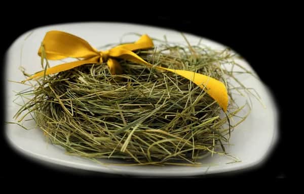 Skąd się wzięło sianko pod obrusem? Tajemnice tej tradycji