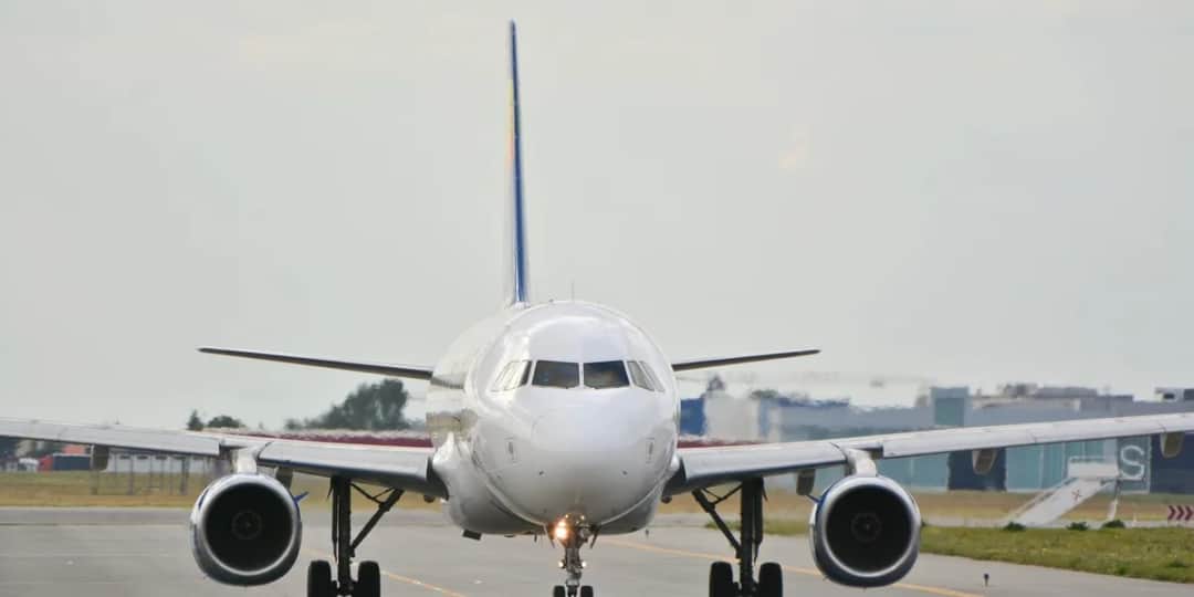 Jak uniknąć overbookingu i cieszyć się spokojnym lotem